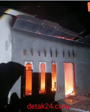 Lupa Matikan Kompor, Rumah Pensiunan PNS Ludes Terbakar di Lubuk Sikaping 