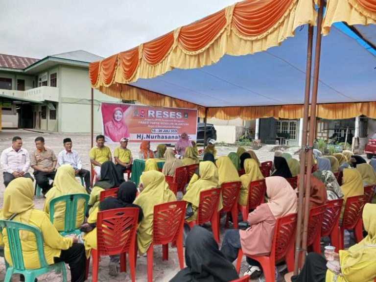 Nurhasanah Reses di Balik Alam, Warga Sampaikan Aspirasi 