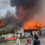 Pasar Kayu Tanam Terbakar, Belasan Damkar Empat Kabupaten/Kota Diterjunkan 