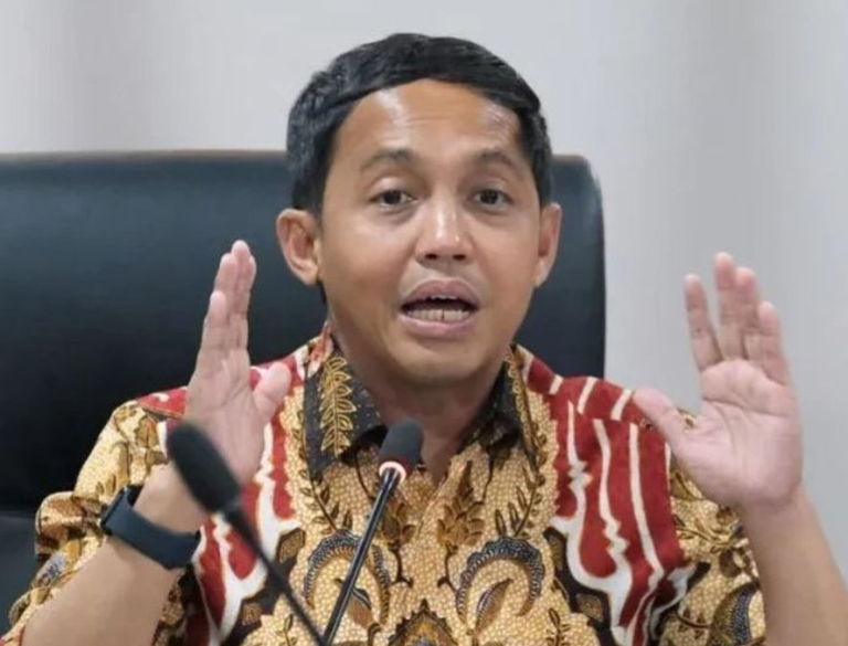 Menhut Raja Juli Tersangkut Kasus Bupati Kuansing, PSI Riau Pasang Badan