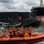 Satu Tewas Empat Hilang, Kapal Pompong Tenggelam di Sungai Apit 