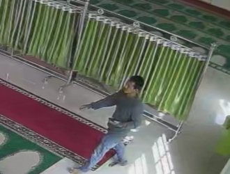 Aksi Maling Kotak Infak Masjid Terekam CCTV di Tuah Madani Pekanbaru