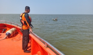 Tiga Hilang, Kapal TKI Ilegal Terbalik Dihantam Badai di Perairan Rupat