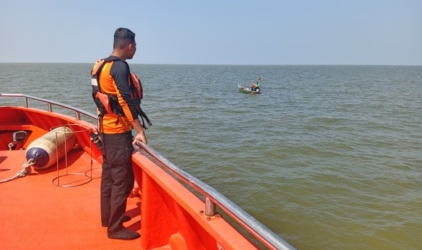 Tiga Hilang, Kapal TKI Ilegal Terbalik Dihantam Badai di Perairan Rupat