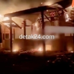 Massa Bakar Rumah Diduga Tempat Kumpul Kebo di Air Bangis 