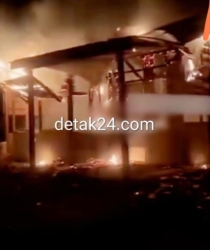 Warga Bakar Rumah Diduga Tempat Kumpul Kebo di Air Bangis 