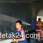 Si Jago Merah Mengamuk di Batang Anai, Sebuah Ruko Terbakar