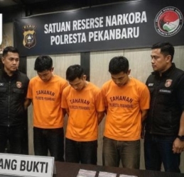 Operasi Malam Jumat, Polisi Garuk Tiga Pengedar Sabu di Marpoyan Damai