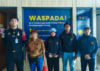 Imigrasi Selatpanjang ‘Tendang’ Cewek Cantik Asal Tiongkok, Ini Sebabnya!