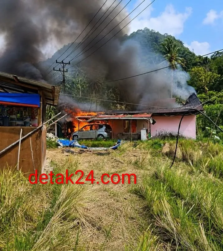 Jago Merah Mengamuk, Rumah dan Mobil Ludes Terbakar di Palupuh Agam 