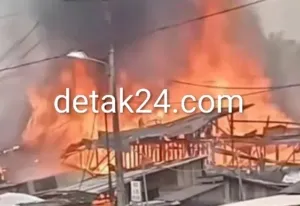 Api Mengganas, 10 Ruko Ludes Terbakar di Kamang Baru Sijunjung