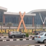 Banyak Penumpang Terdampak Erupsi Anak Krakatau di Bandara SSK II, Cek Solusinya!