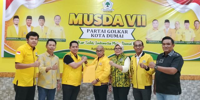 Panitia Terima Formulir Pendaftaran Calon Ketua DPD II Partai Golkar Dumai 2026-2031 Edwar Randa SE MSi, Siang Ini Pelaksanaan Musda VII