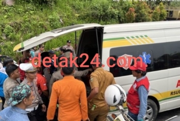 Pikap Muatan Cabai Masuk Jurang di Silaiang Padang Panjang, Dua Luka-luka