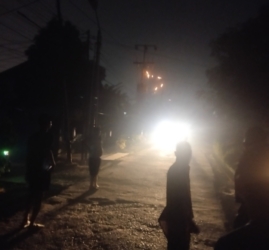 Baru Terjadi! Travo PLN Meledak dan Terbakar, Kawasan Jalan Baru Jayamukti Dumai Gelap