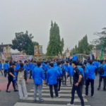 Kabut Asap Makin Pekat, HMI dan Mahasiswa UIR Geruduk Kantor Gubri