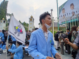 Demo di Kantor Gubri, Mahasiswa FKIP Unri Gugat Pemerintah Soal Kabut Asap 